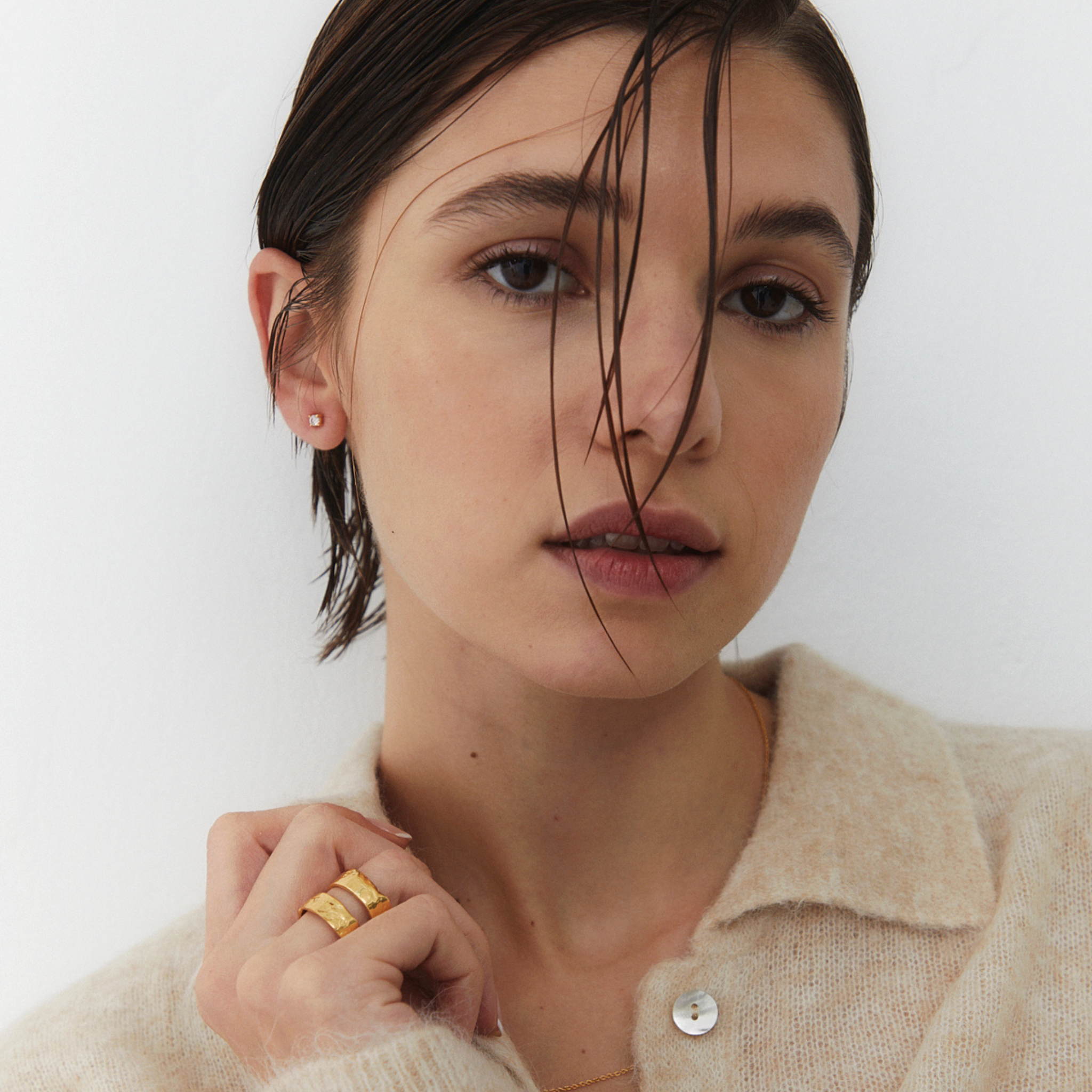 ARI BIG PENDIENTES ORO