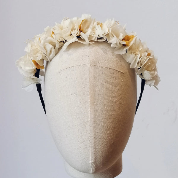Inés's headband
