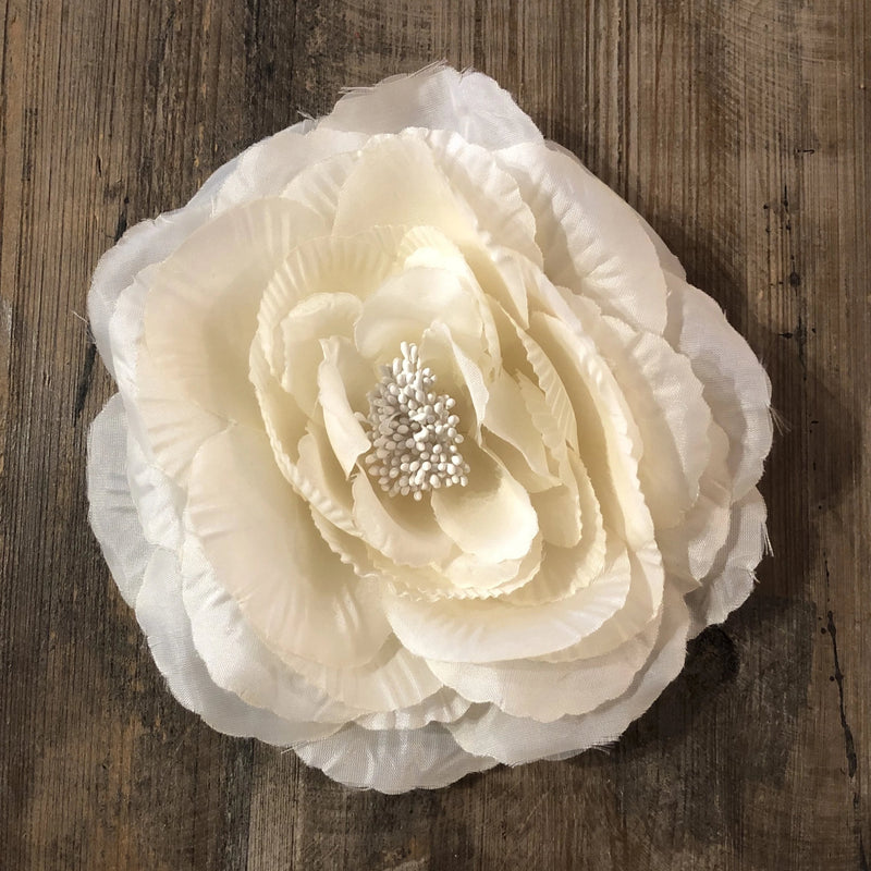 Claudia flower clip