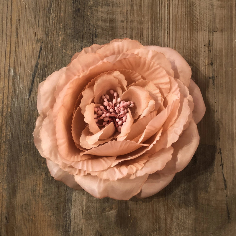 Claudia flower clip