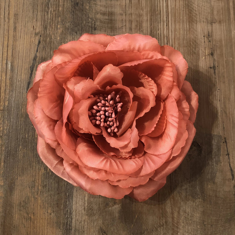 Claudia flower clip