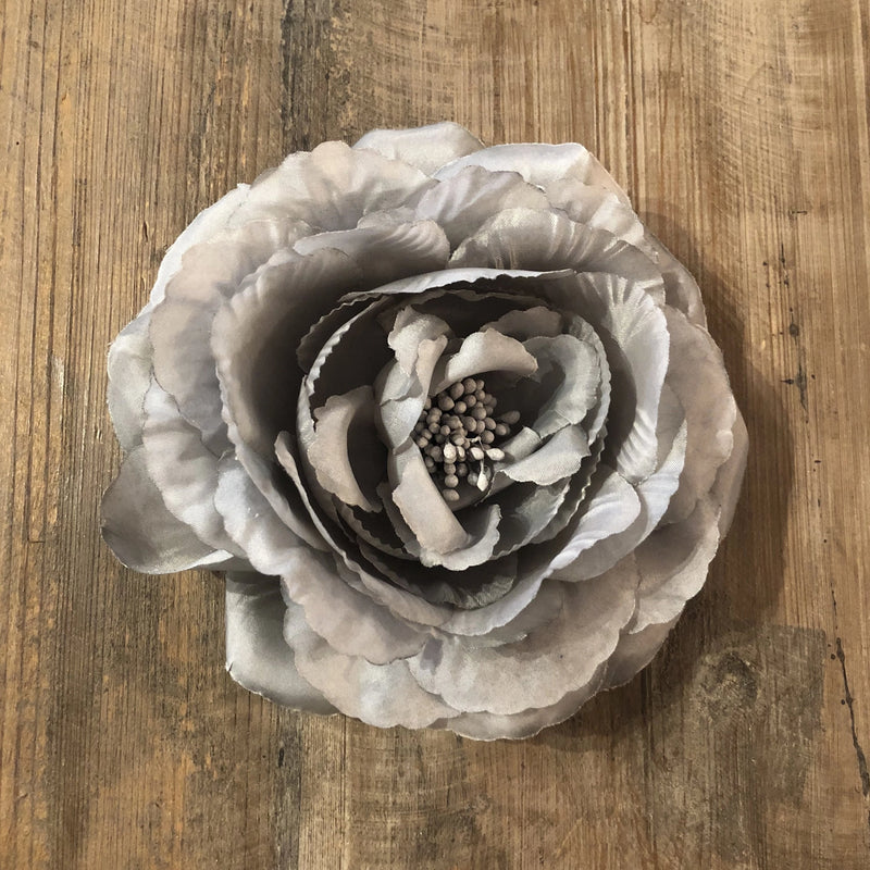 Claudia flower clip