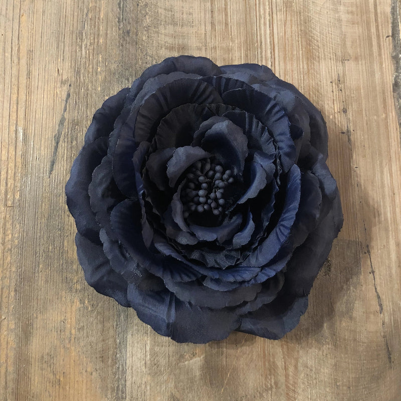 Claudia flower clip