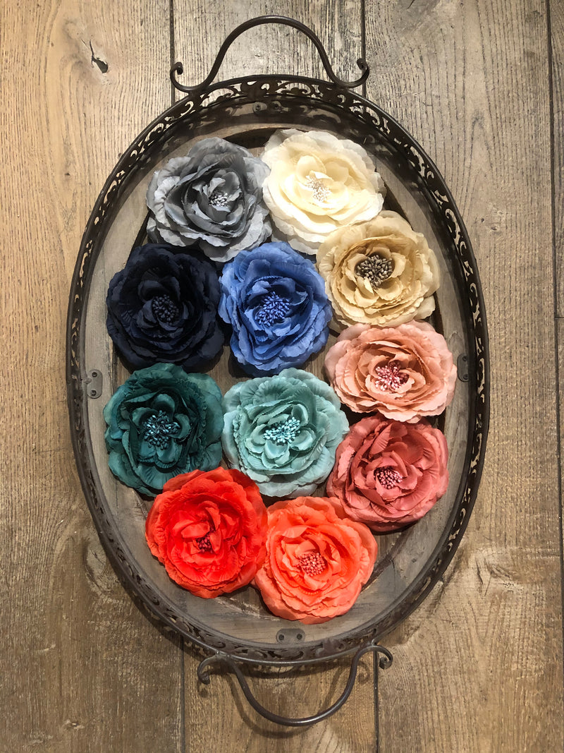 Claudia flower clip