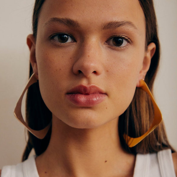 SQUARE GOLD EARRING
